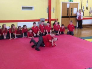 Pupils in P5DC enjoy Judo Taster