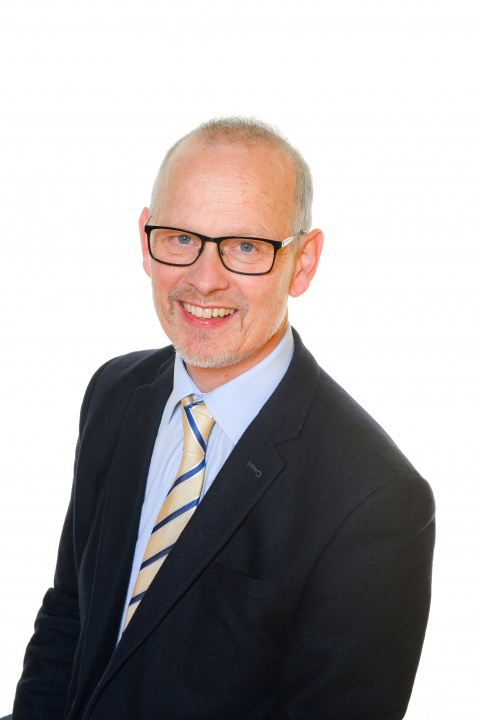 Mr R Ross